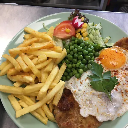 Guest house Lindenhof Liepgarten - & Gaststaette 4*